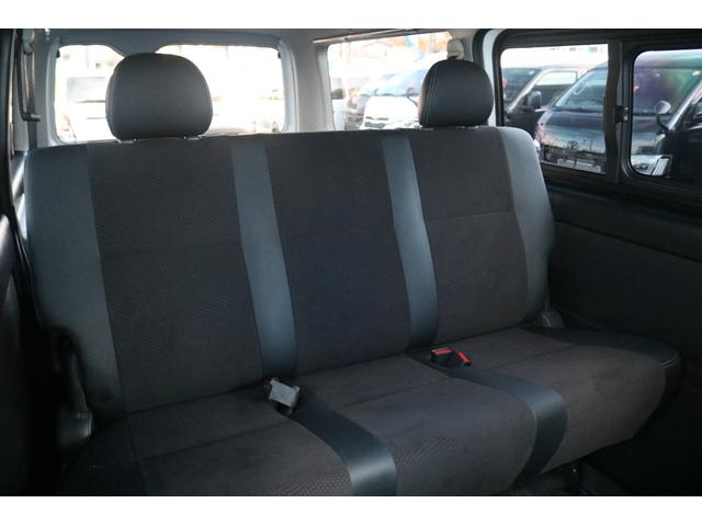 ハイエースバン スーパーＧＬ　ダークプライム　ベッドキット　ＣＦカーゴ　社外フロントスポイラー　煌ＬＥＤテール　７インチナビ　サイドバー　ＥＴＣ　バックカメラ　ベッドキット　ガッツミラー同色塗装　フェニーチェ　１６インチ　グッドイヤー（31枚目）