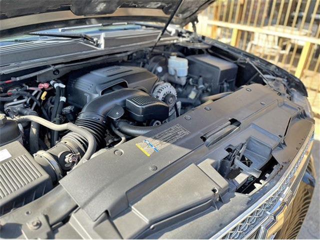 シボレーサバーバン(シボレー) LTZ V8 黒革 サンルーフ ...