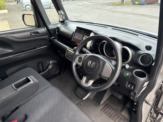 N-BOX G SSパッケージ プッシュスタート・両側パワースライドドア・ステアリングスイッチ(10枚目)