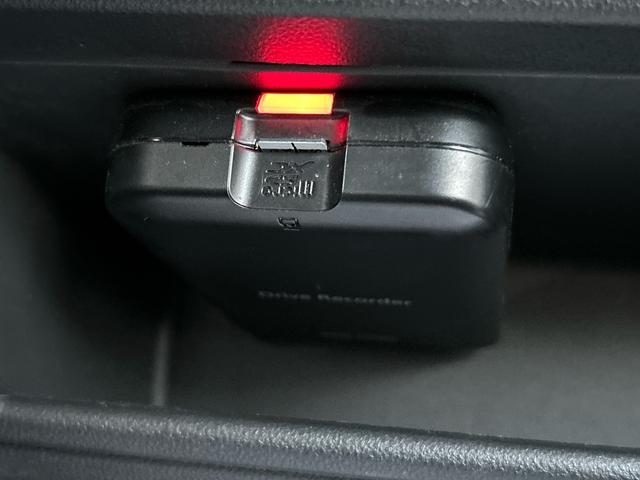 ムーヴキャンバス Ｘブラックインテリアリミテッド　ＳＡＩＩＩ　ナビ・ドラレコ付　保証　まごころ保証　１年間・走行距離無制限付き　Ｂｌｕｅｔｏｏｔｈオーディオ　地デジ　ドライブレコーダー　オートマチックハイビーム　両側パワースライドドア　キーフリー　３６０°カメラ　電動格納ミラー（12枚目）