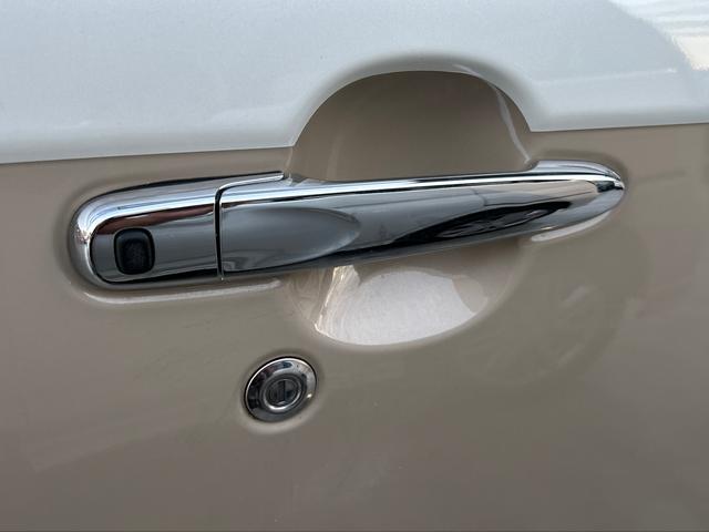 ムーヴキャンバス Ｘブラックインテリアリミテッド　ＳＡＩＩＩ　ナビ・ドラレコ付　保証　まごころ保証　１年間・走行距離無制限付き　Ｂｌｕｅｔｏｏｔｈオーディオ　地デジ　ドライブレコーダー　オートマチックハイビーム　両側パワースライドドア　キーフリー　３６０°カメラ　電動格納ミラー（46枚目）