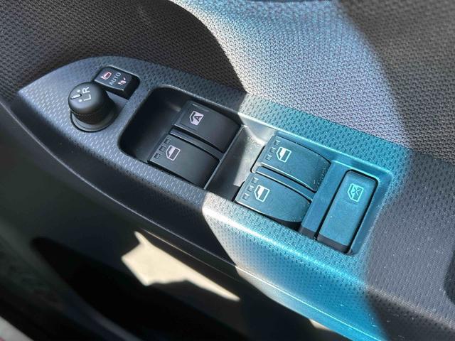 ムーヴ ＸリミテッドＩＩ　ＳＡＩＩＩ　ナビ・バックカメラ付　保証　まごころ保証　１年間・走行距離無制限付き　プッシュボタンエンジンスタート・キーフリーキー・オートエアコン・オートライト・運転席シートヒーター・電動格納ドアミラー・純正ナビ・バックカメラ（10枚目）