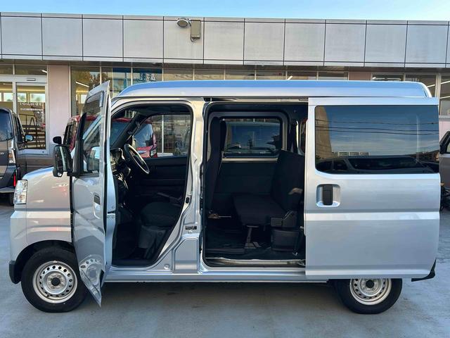 ハイゼットカーゴ ＤＸ　純正エントリーナビ・ＥＴＣ・キーレスキー付　保証　新車保証・まごころ保証　１年間・走行距離無制限付き　Ｂｌｕｅｔｏｏｔｈ対応　ＥＴＣ車載器　ＤＶＤ　ＵＳＢ　安全ボディ　ナビＴＶ　キーレスキー　両側スライドドア　エコアイドル　ＥＳＣ　記録簿（18枚目）