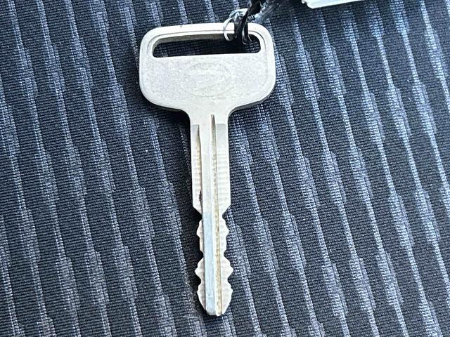 ハイゼットカーゴ ＤＸ　純正エントリーナビ・ＥＴＣ・キーレスキー付　保証　新車保証・まごころ保証　１年間・走行距離無制限付き　Ｂｌｕｅｔｏｏｔｈ対応　ＥＴＣ車載器　ＤＶＤ　ＵＳＢ　安全ボディ　ナビＴＶ　キーレスキー　両側スライドドア　エコアイドル　ＥＳＣ　記録簿（32枚目）