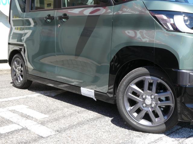 デリカミニ Ｔ　プレミアム　届出済未使用車　ハンズフリーオートスライドドア　ステアリングヒーター　パドルシフト　マイパイロット　マルチアラウンドモニター付デジタルルームミラー　両側電動スライドドア　ＡＣＣ　レーンアシスト（18枚目）