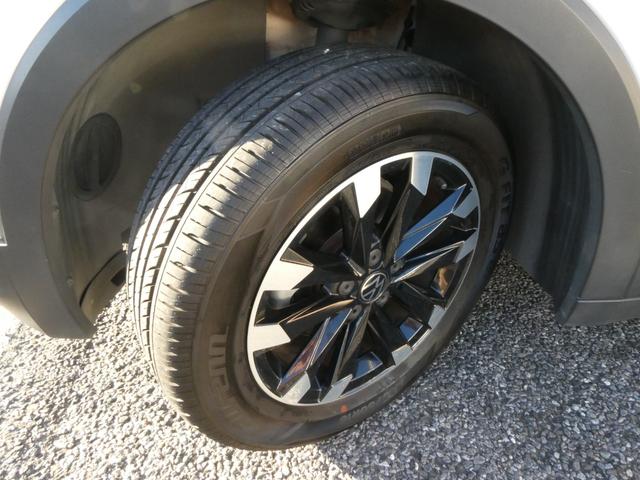 Ｔ－クロス ＴＳＩ　１ｓｔ　メモリーナビ　バックカメラ　ＢｌｕｅｔｏｏｔｈＡｕｄｉｏ　アダプティブクルーズコントロール　クリアランスソナー　パークアシスト　ＥＴＣ　１６インチアルミホイール　ＰＵＳＨスタート　スマートキー（57枚目）