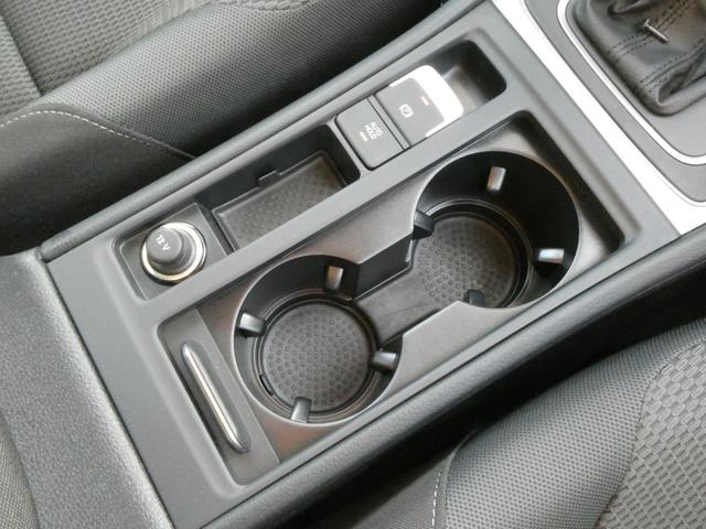 ゴルフ ＴＳＩコンフォートライン　メモリーナビ　バックカメラ　ＢｌｕｅｔｏｏｔｈＡｕｄｉｏ　パドルシフト　アダプティブクルーズコントロール　電動パーキング　オートホールド　レーンアシスト　ＥＴＣ　ＵＳＢ端子　アイドリングストップ（45枚目）