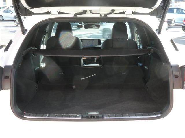 個性豊かな当店スタッフが皆様のご来店を心よりお待ち申し上げております！！