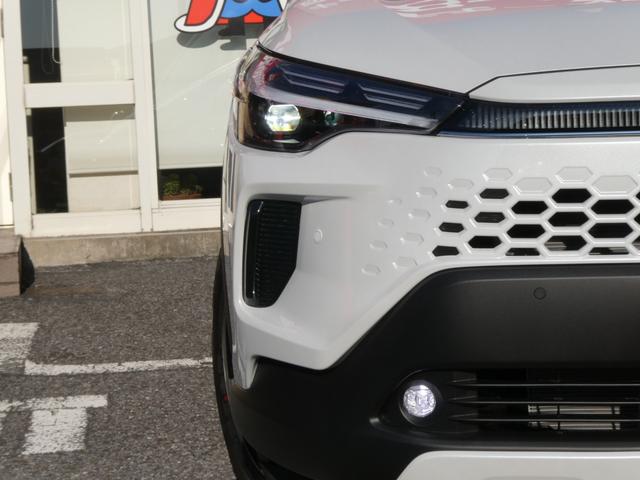 カローラクロス ハイブリッド　Ｚ　登録済未使用車　メモリーナビ　パノラマルーフ　Ｂｌｕｅｔｏｏｔｈ　アダプティブクルーズコントロール　プリクラッシュセーフティ　ＥＴＣ２．０　パークアシスト　パワーバックドア　オートマチックハイビーム（21枚目）