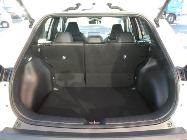 カローラクロス ハイブリッド　Ｚ　登録済未使用車　メモリーナビ　パノラマルーフ　Ｂｌｕｅｔｏｏｔｈ　アダプティブクルーズコントロール　プリクラッシュセーフティ　ＥＴＣ２．０　パークアシスト　パワーバックドア　オートマチックハイビーム（26枚目）