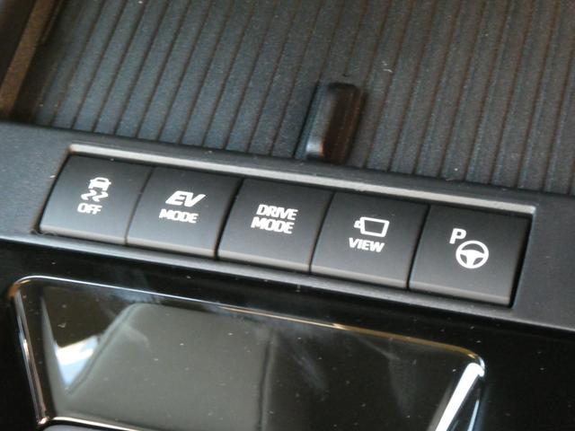 カローラクロス ハイブリッド　Ｚ　登録済未使用車　メモリーナビ　パノラマルーフ　Ｂｌｕｅｔｏｏｔｈ　アダプティブクルーズコントロール　プリクラッシュセーフティ　ＥＴＣ２．０　パークアシスト　パワーバックドア　オートマチックハイビーム（41枚目）