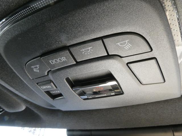 カローラクロス ハイブリッド　Ｚ　登録済未使用車　メモリーナビ　パノラマルーフ　Ｂｌｕｅｔｏｏｔｈ　アダプティブクルーズコントロール　プリクラッシュセーフティ　ＥＴＣ２．０　パークアシスト　パワーバックドア　オートマチックハイビーム（47枚目）