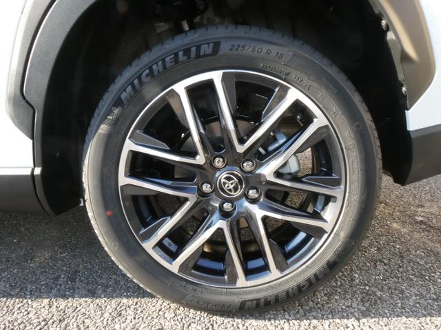 カローラクロス ハイブリッド　Ｚ　登録済未使用車　メモリーナビ　パノラマルーフ　Ｂｌｕｅｔｏｏｔｈ　アダプティブクルーズコントロール　プリクラッシュセーフティ　ＥＴＣ２．０　パークアシスト　パワーバックドア　オートマチックハイビーム（61枚目）