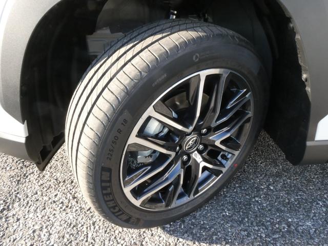 カローラクロス ハイブリッド　Ｚ　登録済未使用車　メモリーナビ　パノラマルーフ　Ｂｌｕｅｔｏｏｔｈ　アダプティブクルーズコントロール　プリクラッシュセーフティ　ＥＴＣ２．０　パークアシスト　パワーバックドア　オートマチックハイビーム（62枚目）