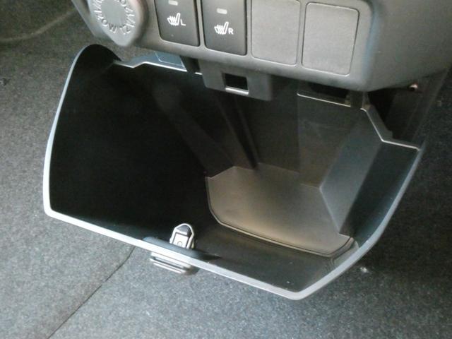 ルーミー カスタムＧ－Ｔ　登録済未使用車　コンフォートパッケージ　９インチディスプレイオーディオ　パノラミックビューモニター　Ｂｌｕｅｔｏｏｔｈ　フルセグ　両側電動スライドドア　シートヒーター　クリアランスソナー　スマートキー（43枚目）