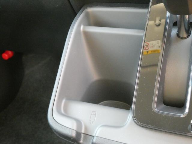 シエンタ ハイブリッドＸ　登録済未使用車　ディスプレイオーディオ　バックカメラ　Ｂｌｕｅｔｏｏｔｈ　レーンアシスト　オートマチックハイビーム　アダプティブクルーズコントロール　オートホールド　ＥＴＣ　ＵＳＢ端子　スマートキー（48枚目）