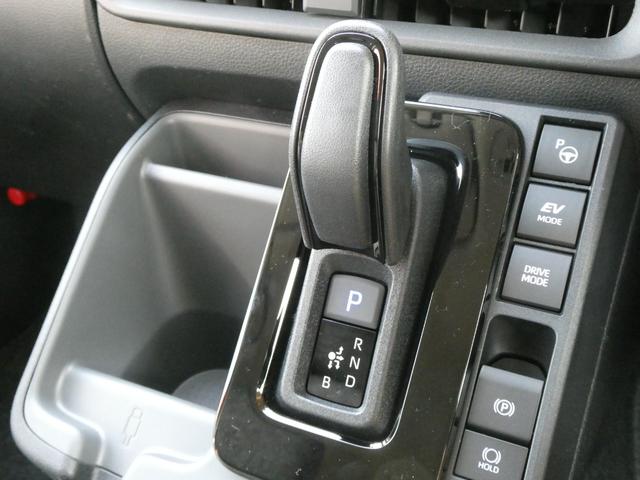 シエンタ ハイブリッドＺ　登録済未使用車　コンフォートｐｋｇ　メモリーナビ　パノラミックビューモニター　Ｂｌｕｅｔｏｏｔｈ　シートヒーター　ステアリングヒーター　両側電動スライドドア　アダプティブクルーズコントロール　ＥＴＣ（11枚目）