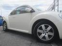 VOLKSWAGEN NEW BEETLE