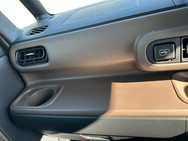 ムーヴキャンバス セオリーＧ　１年保証・走行距離無制限　走行距離２，１９０ｋｍ　デモカーＵＰ　ＬＥＤヘッドライト　ＬＥＤフォグランプ　両側電動スライドドア　左右シートヒーター（31枚目）