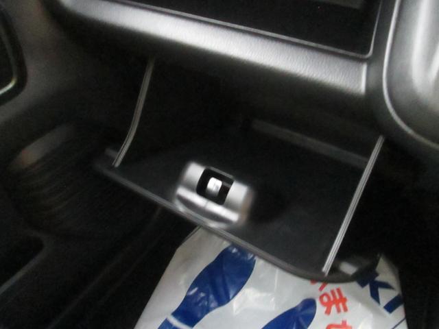 大きめのグローブボックスが使いやすい☆