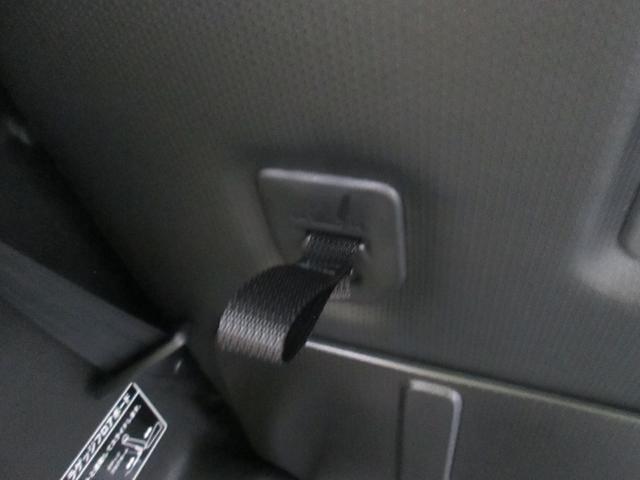 後席シートは荷室からもシートスライドできます☆