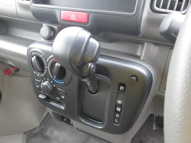 エブリイ PC 6型 キーレスエントリー☆前席パワーウィンドウ☆ オートライト スライドドア 禁煙車 スズキセーフティーサポート ワンオーナー 衝突被害軽減システム アイドリングストップ 横滑り防止機能 衝突安全ボディ 盗難防止システム(17枚目)