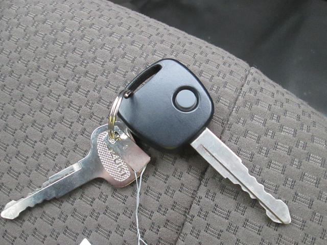 エブリイ PC 6型 キーレスエントリー☆前席パワーウィンドウ☆ オートライト スライドドア 禁煙車 スズキセーフティーサポート ワンオーナー 衝突被害軽減システム アイドリングストップ 横滑り防止機能 衝突安全ボディ 盗難防止システム(21枚目)