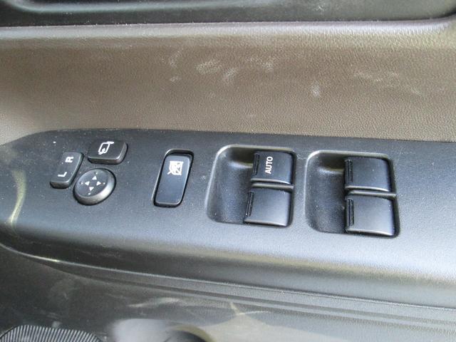 スペーシア ＨＹＢＲＩＤ　Ｘ　９インチ全方位メモリーナビ☆スズキコネクト　バックカメラ　オートライト　Ｂｌｕｅｔｏｏｔｈ　スライドドア　純正ナビ　プッシュスタート　シートヒーター　オートエアコン　禁煙車　スズキセーフティーサポート　ワンオーナー　衝突被害軽減システム（6枚目）