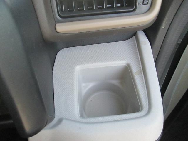 スペーシア ＨＹＢＲＩＤ　Ｘ　９インチ全方位メモリーナビ☆スズキコネクト　バックカメラ　オートライト　Ｂｌｕｅｔｏｏｔｈ　スライドドア　純正ナビ　プッシュスタート　シートヒーター　オートエアコン　禁煙車　スズキセーフティーサポート　ワンオーナー　衝突被害軽減システム（9枚目）