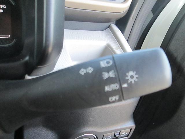 スペーシア ＨＹＢＲＩＤ　Ｘ　９インチ全方位メモリーナビ☆スズキコネクト　バックカメラ　オートライト　Ｂｌｕｅｔｏｏｔｈ　スライドドア　純正ナビ　プッシュスタート　シートヒーター　オートエアコン　禁煙車　スズキセーフティーサポート　ワンオーナー　衝突被害軽減システム（10枚目）