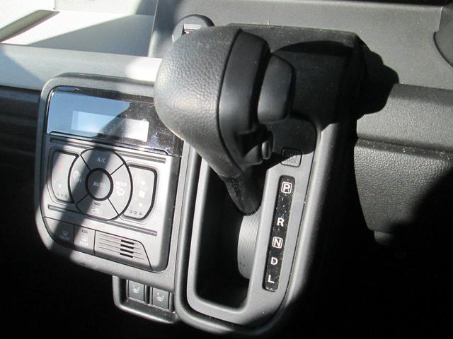 スペーシア ＨＹＢＲＩＤ　Ｘ　９インチ全方位メモリーナビ☆スズキコネクト　バックカメラ　オートライト　Ｂｌｕｅｔｏｏｔｈ　スライドドア　純正ナビ　プッシュスタート　シートヒーター　オートエアコン　禁煙車　スズキセーフティーサポート　ワンオーナー　衝突被害軽減システム（17枚目）