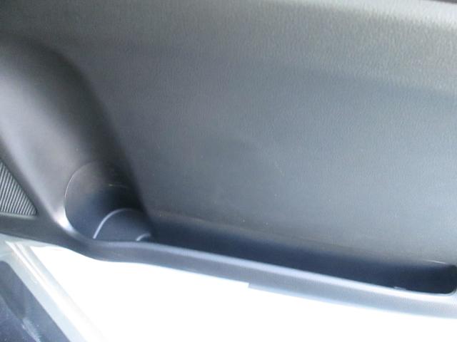 スペーシア ＨＹＢＲＩＤ　Ｇ　ＬＥＤヘッドライト☆ステアリングスイッチ☆　オートライト　スライドドア　プッシュスタート　オートエアコン　禁煙車　スズキセーフティーサポート　ワンオーナー　衝突被害軽減システム　アイドリングストップ　横滑り防止機能　衝突安全ボディ　盗難防止シス（8枚目）