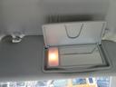 運転席・助手席のサンバイザーにはミラーが付いています☆