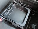 助手席のイスの下にも収納があります☆