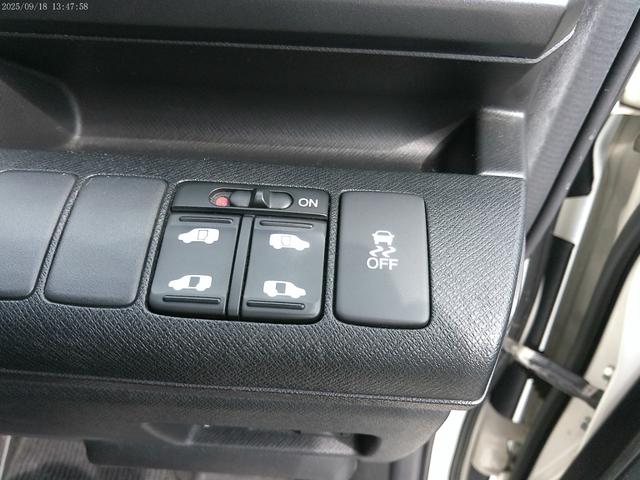 ステップワゴンスパーダ Ｚ　保証付　両側パワースライドドア　マルチビューモニター　純正ＨＤＤナビ　パドルシフト　ツインエアコン　タイミングチェーン　パドルシフト　ＥＴＣ　インテリキー（65枚目）