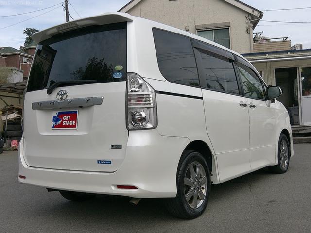 ヴォクシー ＺＳ　煌ＩＩ　保証付　フリップダウンモニター　両側パワースライドドア　８インチＨＤＤナビ　ブルートゥース　フルセグ地デジ　バックカメラ　パドルシフト　ビルトインＥＴＣ　ディーラー記録簿　インテリキー（2枚目）