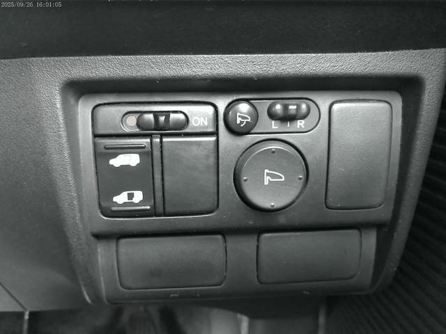 フリード Ｇ　エアロ　保証付　純正ＨＤＤインターナビ　バックカメラ　左パワースライドドア　ＥＴＣ　オートエアコン　キャプテンシート７人　タイミングチェーン　キーレス（68枚目）