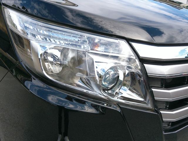 ノア Ｓｉ　保証付　１１型純正フリップダウンモニター　純正９インチＳＤナビ　両側パワースライドドア　バックカメラ　ブルートゥース　キャプテンシート７人　ＬＥＤヘッドライト　フルセグ地デジ　アイドリングストップ（16枚目）