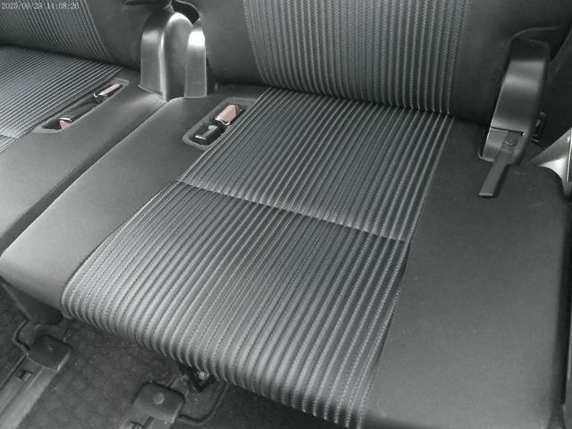 ノア Ｓｉ　保証付　１１型純正フリップダウンモニター　純正９インチＳＤナビ　両側パワースライドドア　バックカメラ　ブルートゥース　キャプテンシート７人　ＬＥＤヘッドライト　フルセグ地デジ　アイドリングストップ（53枚目）