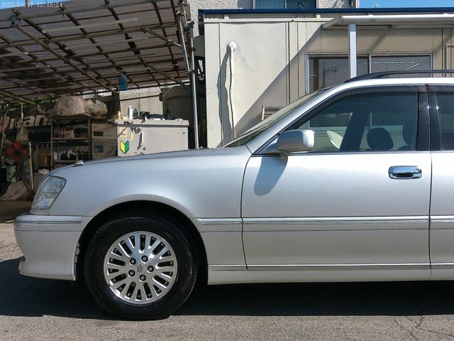 クラウンエステート アスリートＦｏｕｒ　保証付　４ＷＤ　サンルーフ　タイミングベルト交換済　純正ナビ　ＥＴＣ　ＨＩＤ　パワーシート　リア電動リクライニングシート　スイング機能付オートエアコン　キーレス（22枚目）