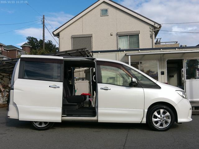 セレナ ハイウェイスター Vセレクション 保証付 両側パワースライドドア クルーズコントロール 純正SDナビ バックカメラ ブルートゥース アイドリングストップ ETC フルセグ地デジ インテリキー(7枚目)
