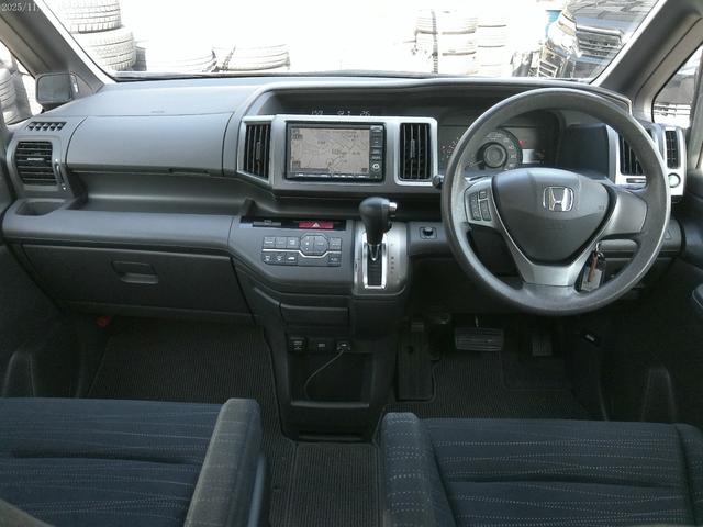 ステップワゴン Ｇ　ＨＩＤエディション　保証付　モデューロフルエアロ　両側パワースライドドア　純正ＨＤＤナビ　バックカメラ　ワンセグ地デジ　ＥＴＣ　タイミングチェーン　キーレス（3枚目）