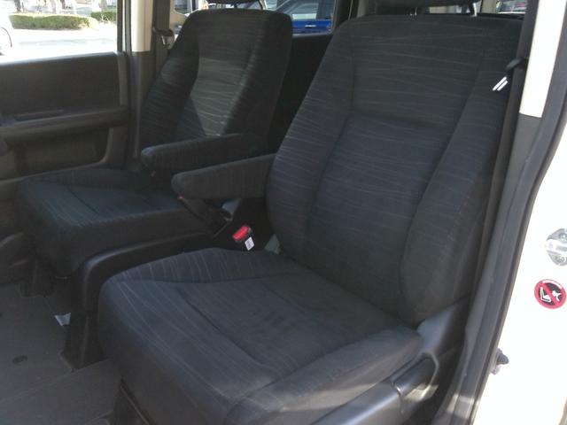 ステップワゴン Ｇ　ＨＩＤエディション　保証付　モデューロフルエアロ　両側パワースライドドア　純正ＨＤＤナビ　バックカメラ　ワンセグ地デジ　ＥＴＣ　タイミングチェーン　キーレス（41枚目）