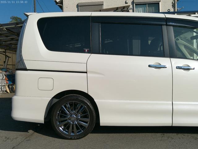 セレナ ライダーパフォーマンススペックブラックラインＳ－ＨＶ　保証付　フリップダウンモニター　アルパイン８インチＨＤＤナビ　バックカメラ　前後ドライブレコーダー　両側パワースライドドア　ブルートゥース　フルセグ地デジ　ＥＴＣ　クルーズコントロール　インテリキー（10枚目）