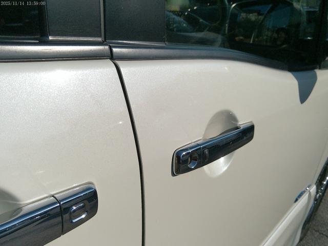 セレナ ライダーパフォーマンススペックブラックラインＳ－ＨＶ　保証付　フリップダウンモニター　アルパイン８インチＨＤＤナビ　バックカメラ　前後ドライブレコーダー　両側パワースライドドア　ブルートゥース　フルセグ地デジ　ＥＴＣ　クルーズコントロール　インテリキー（11枚目）