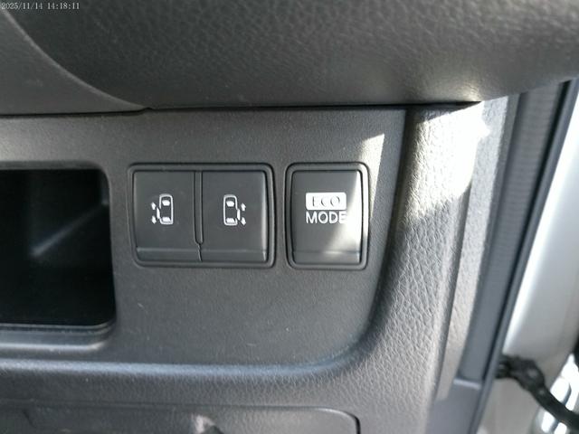 セレナ ライダーパフォーマンススペックブラックラインＳ－ＨＶ　保証付　フリップダウンモニター　アルパイン８インチＨＤＤナビ　バックカメラ　前後ドライブレコーダー　両側パワースライドドア　ブルートゥース　フルセグ地デジ　ＥＴＣ　クルーズコントロール　インテリキー（66枚目）