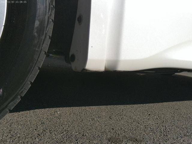 ヴォクシー ＺＳ　保証付　後期型　両側パワースライドドア　純正ＳＤナビ　バックカメラ　ブルートゥース　キャプテンシート７人　パドルシフト　ビルトインＥＴＣ　フルセグ地デジ　インテリキー（21枚目）