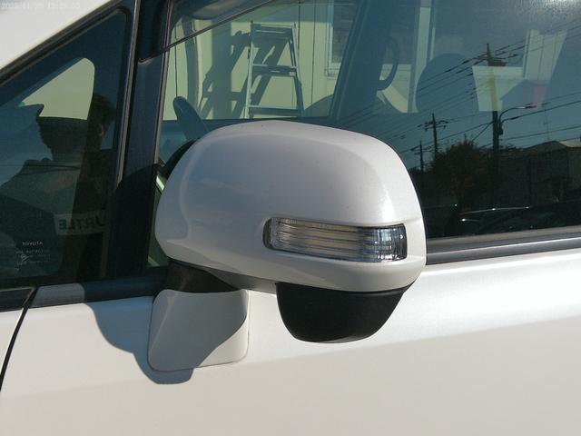 ヴォクシー ＺＳ　保証付　後期型　両側パワースライドドア　純正ＳＤナビ　バックカメラ　ブルートゥース　キャプテンシート７人　パドルシフト　ビルトインＥＴＣ　フルセグ地デジ　インテリキー（25枚目）