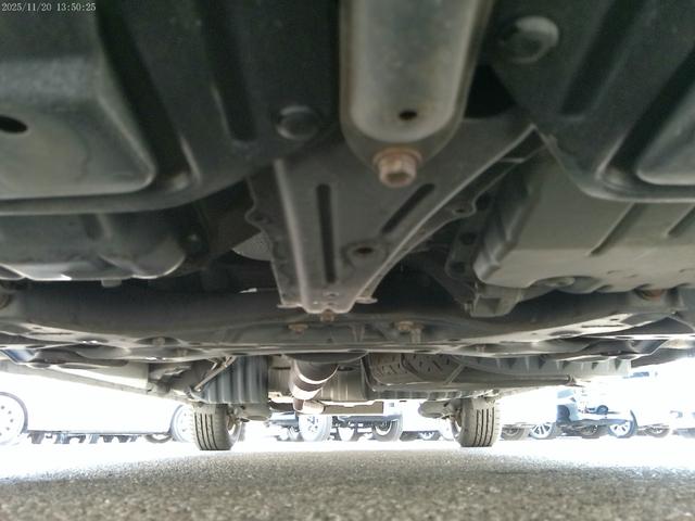 ヴォクシー ＺＳ　保証付　後期型　両側パワースライドドア　純正ＳＤナビ　バックカメラ　ブルートゥース　キャプテンシート７人　パドルシフト　ビルトインＥＴＣ　フルセグ地デジ　インテリキー（35枚目）