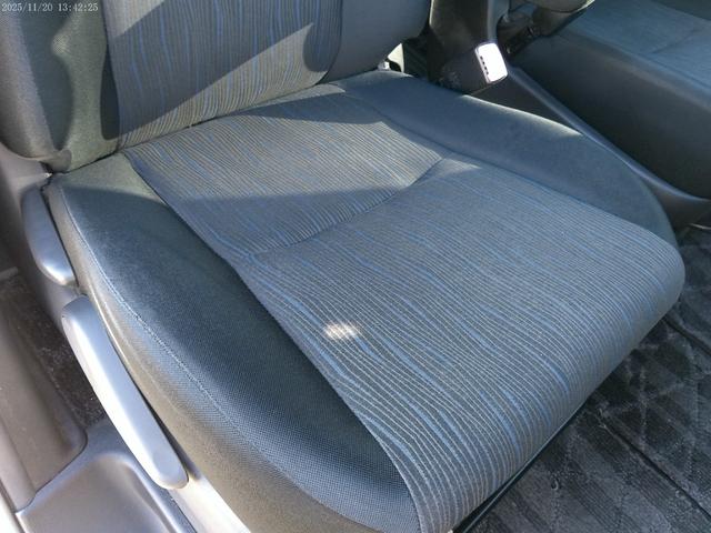 ヴォクシー ＺＳ　保証付　後期型　両側パワースライドドア　純正ＳＤナビ　バックカメラ　ブルートゥース　キャプテンシート７人　パドルシフト　ビルトインＥＴＣ　フルセグ地デジ　インテリキー（38枚目）